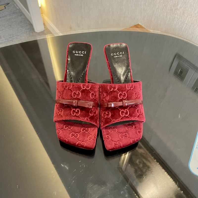 G*u*i sandals